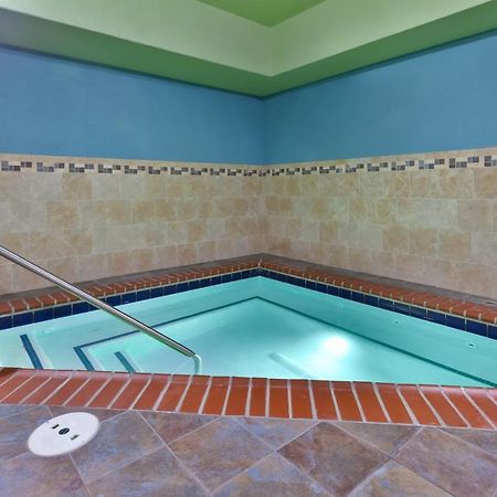 Holiday Inn Express & Suites - Effingham By Ihg Bagian luar foto