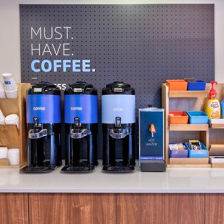Holiday Inn Express & Suites - Effingham By Ihg Bagian luar foto