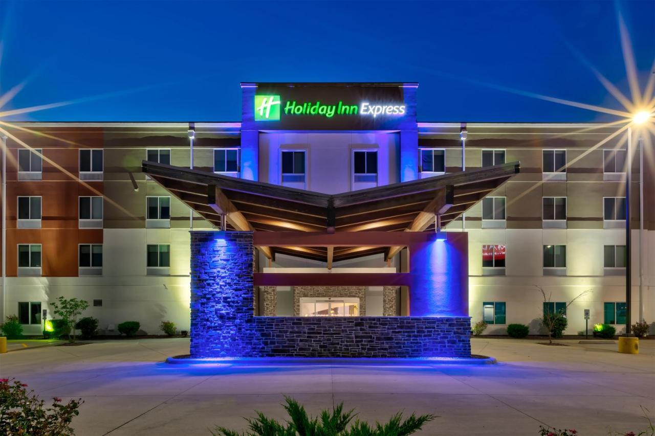 Holiday Inn Express & Suites - Effingham, An Ihg Hotel Bagian luar foto