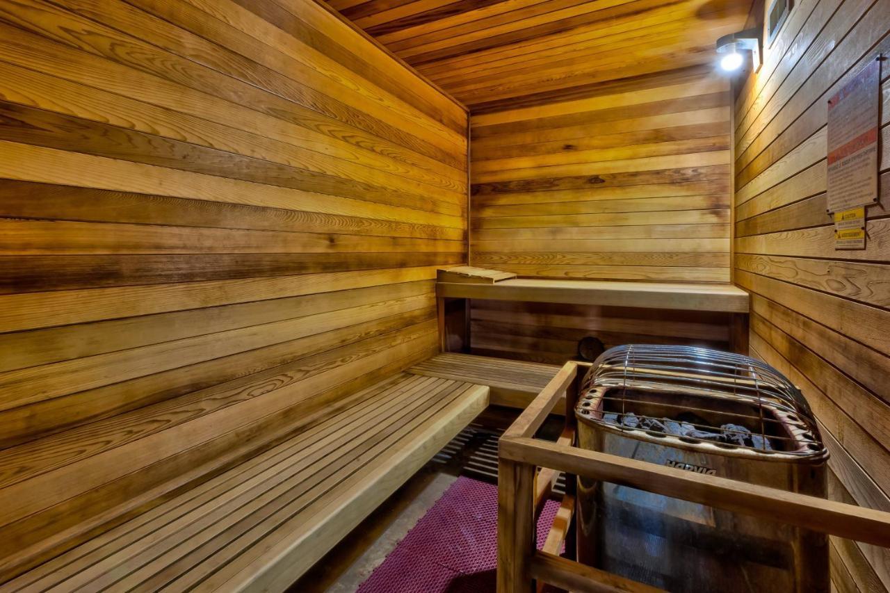 Holiday Inn Express & Suites - Effingham By Ihg Bagian luar foto