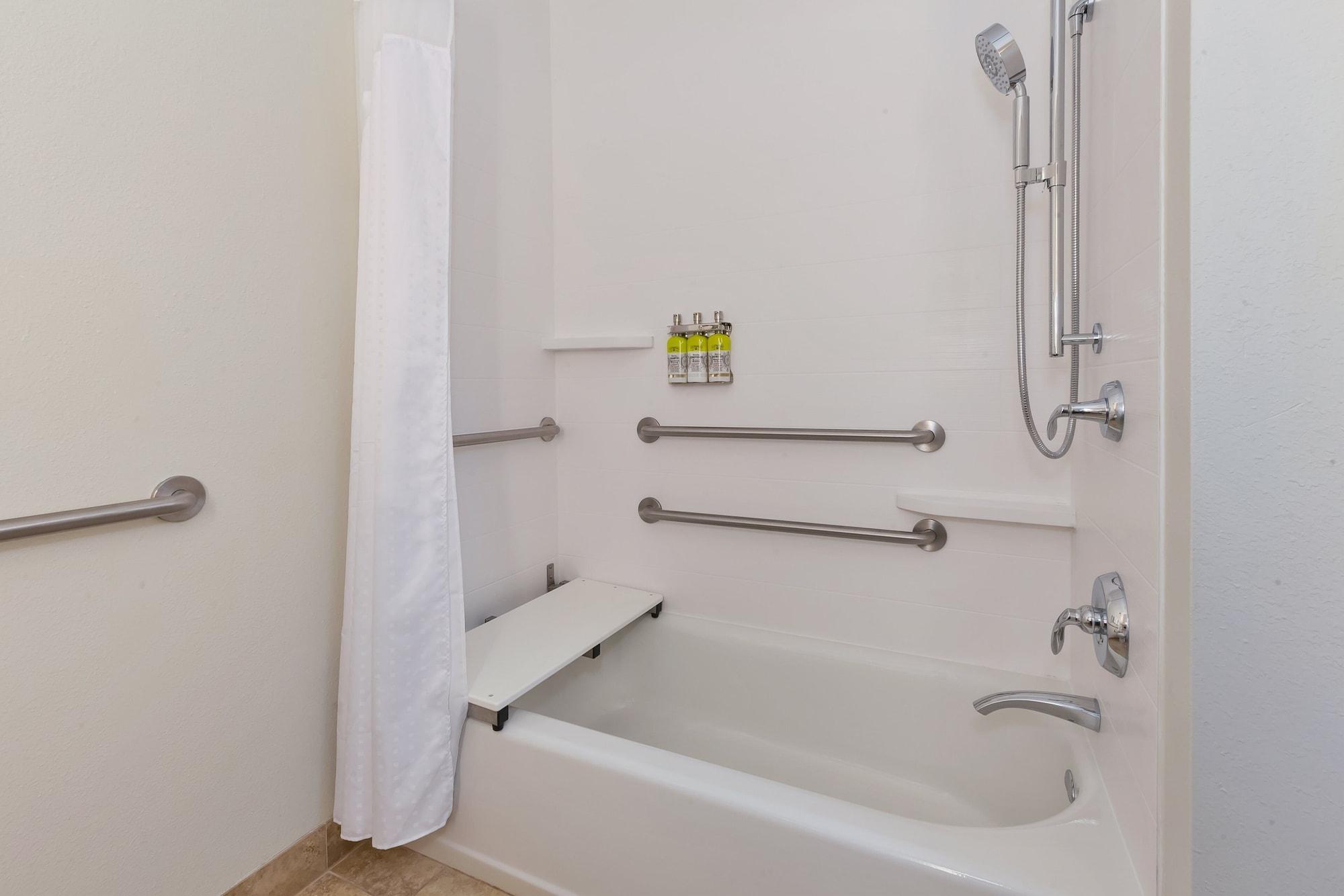 Holiday Inn Express & Suites - Effingham By Ihg Bagian luar foto