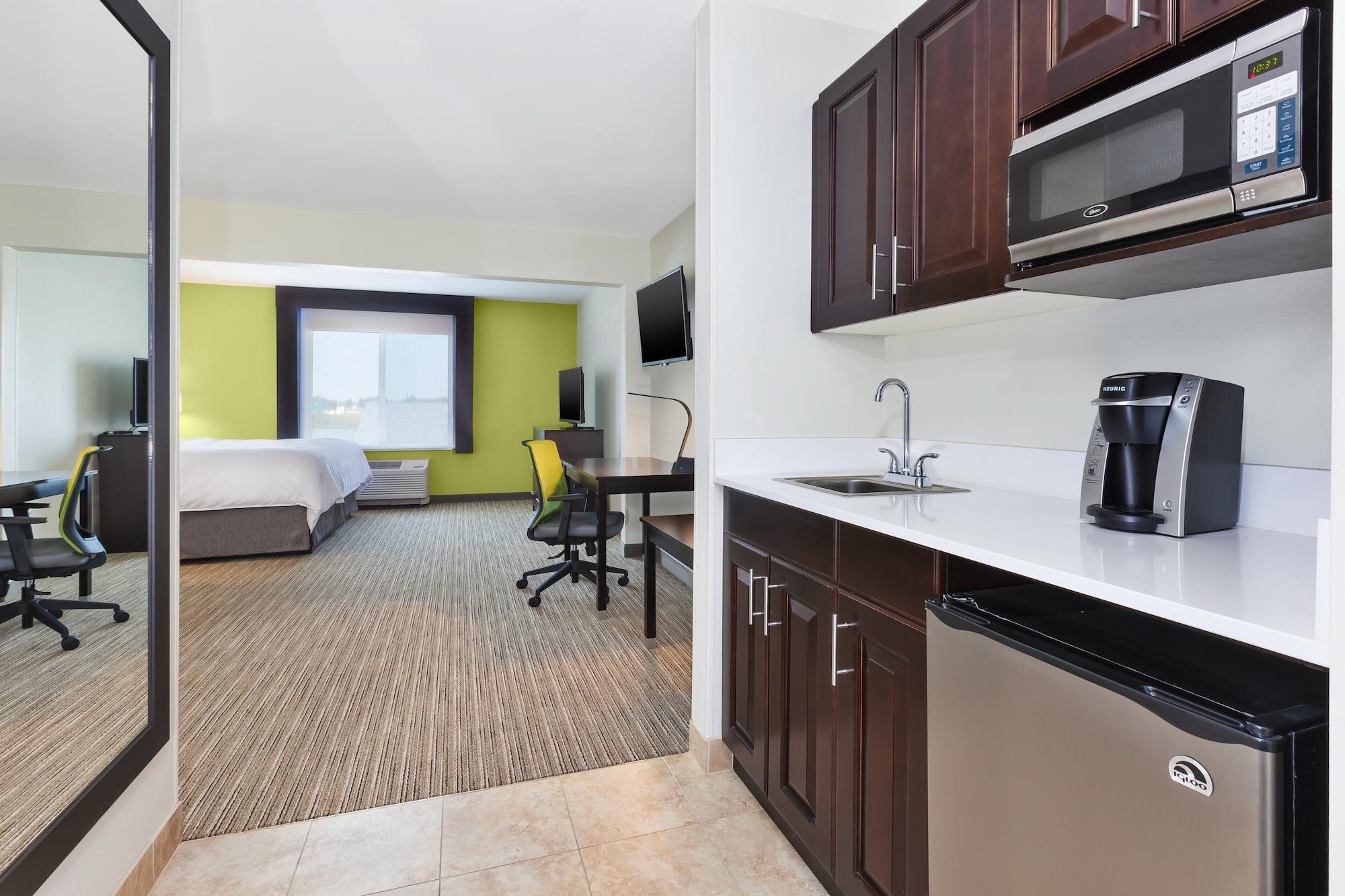 Holiday Inn Express & Suites - Effingham By Ihg Bagian luar foto
