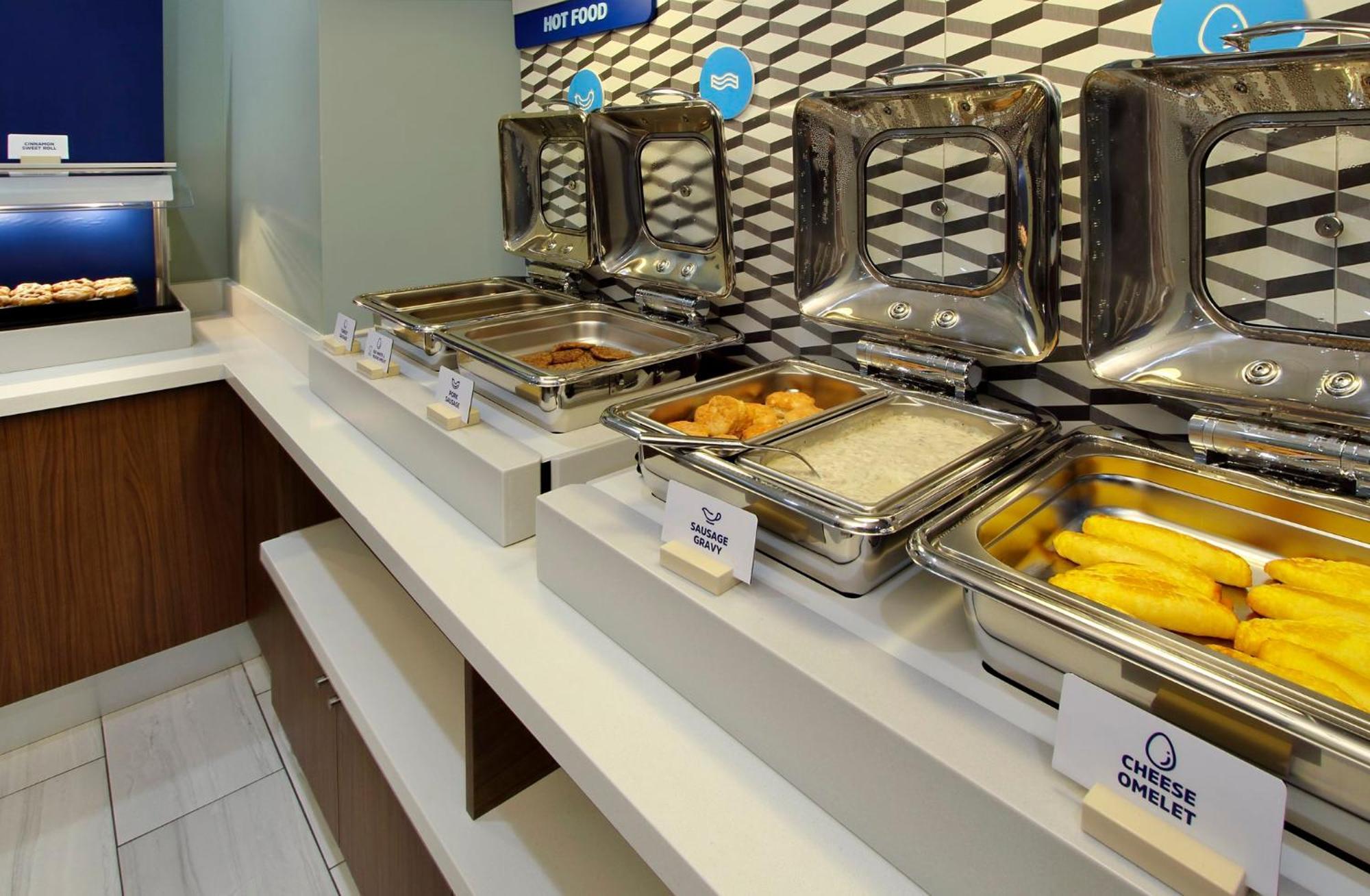 Holiday Inn Express & Suites - Effingham By Ihg Bagian luar foto