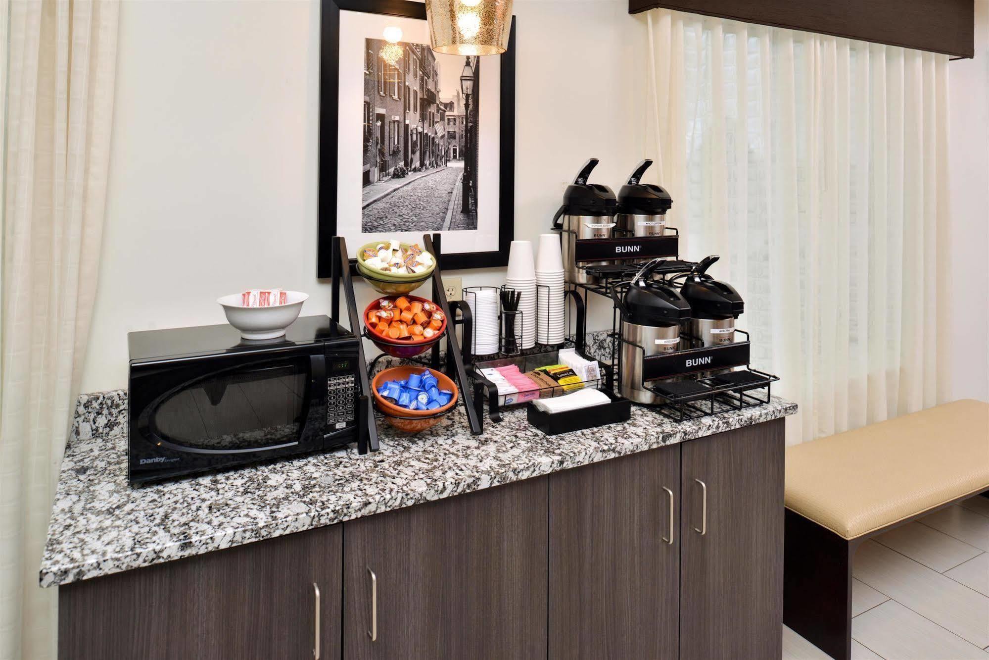 Holiday Inn Express & Suites - Effingham By Ihg Bagian luar foto